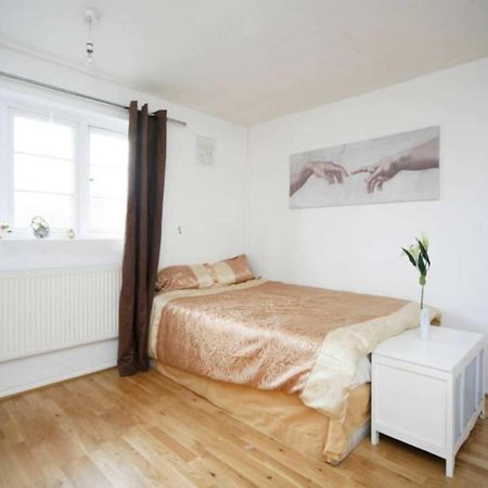 London Comfy Doubles Aparthotel Bagian luar foto