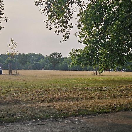 London Comfy Doubles Aparthotel Bagian luar foto