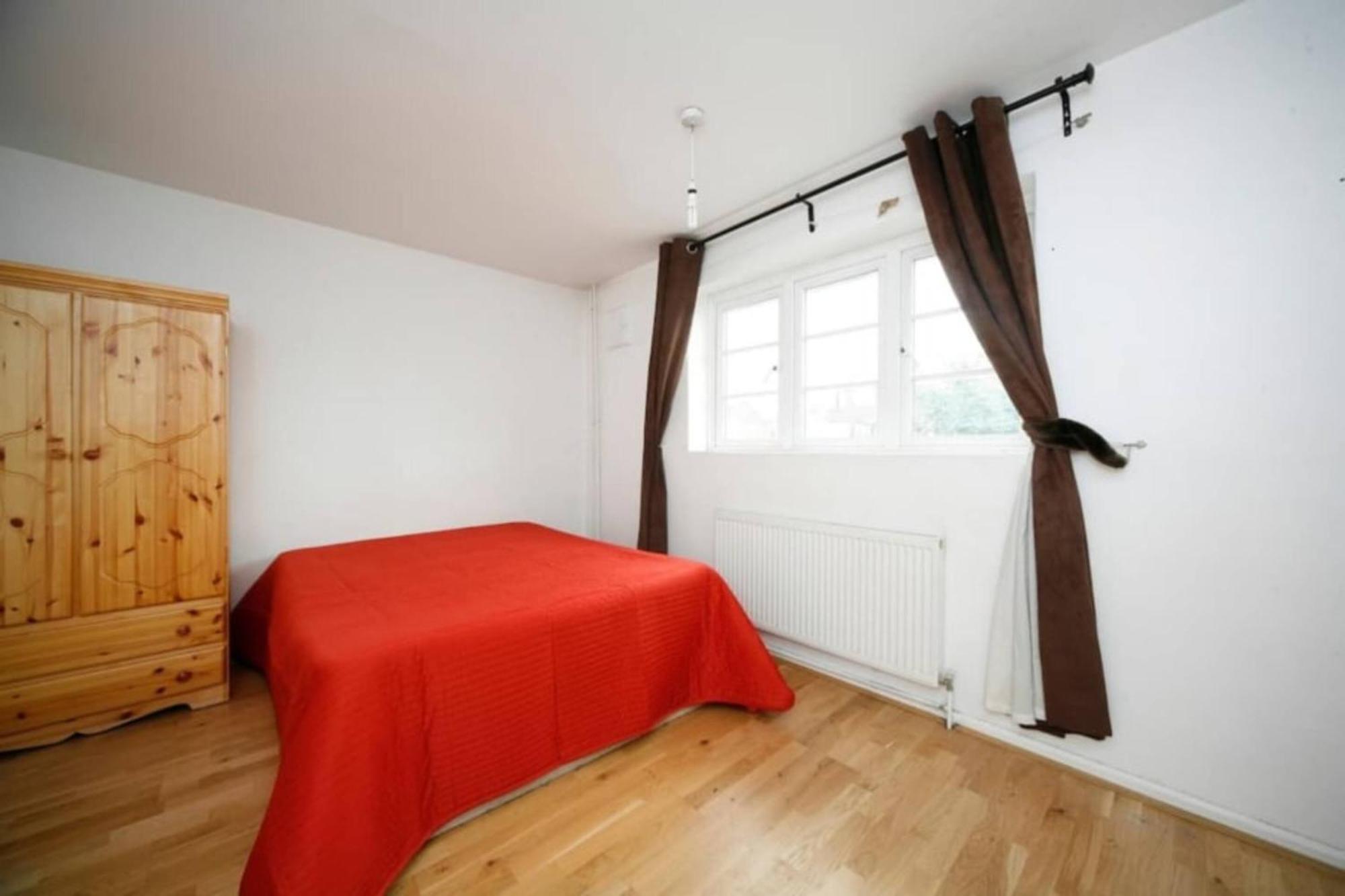 London Comfy Doubles Aparthotel Bagian luar foto